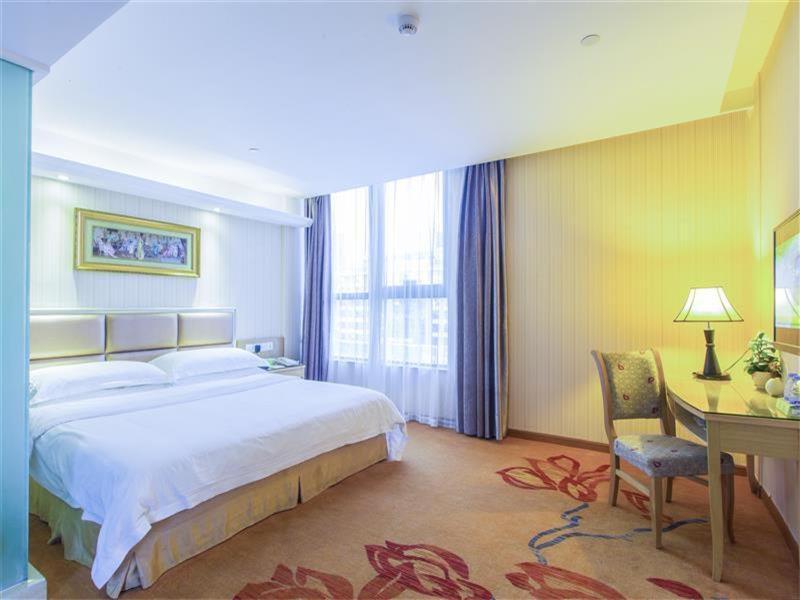 Vienna Hotel Zhanjiang Coast Avenue Exterior photo
